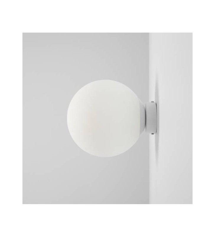 Biały mały kinkiet Ball klosz kula 14cm wykończenie białe